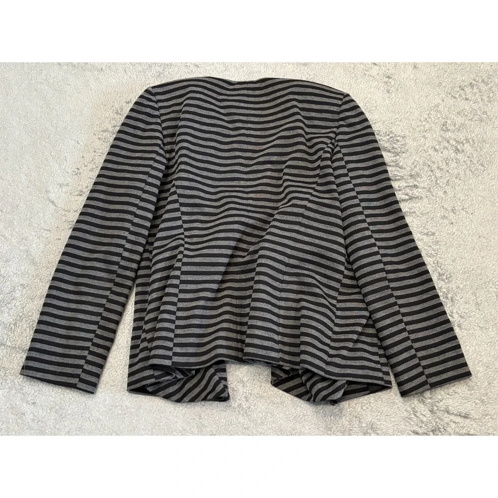 Tahari Shacket Womens 12 Gray Striped Long Sleeve Open Front Blazer Jacket